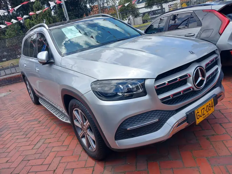 Mercedes-Benz disponible en Autoscol